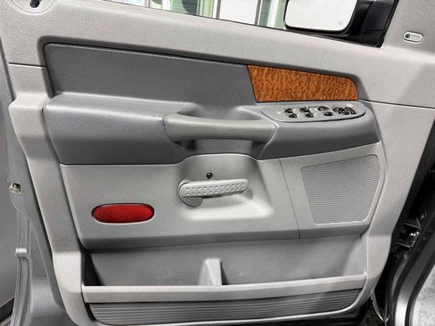 Used 2006 Dodge Ram 2500 Truck SLT image 12