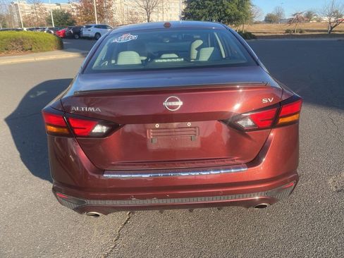 Used 2023 Nissan Altima 2.5 SV w/ SV Premium Package image 6