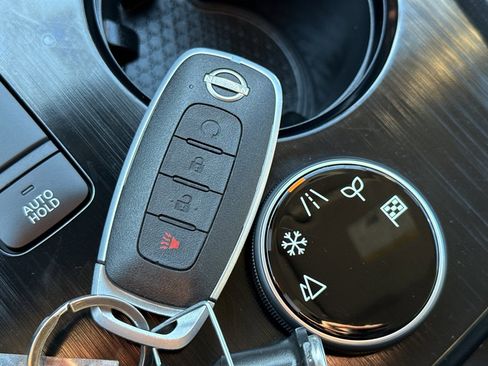 Certified 2023 Nissan Rogue SV image 36