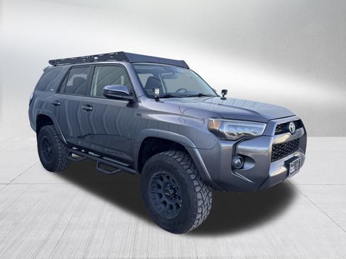 Used 2017 Toyota 4Runner image 3
