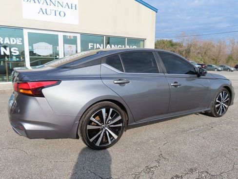 Used 2020 Nissan Altima 2.5 SR w/ Premium Package image 8