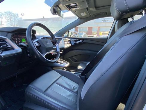 Used 2023 Audi Q4 e-tron Premium w/ Convenience Package image 11