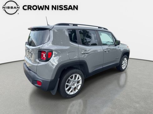 Used 2023 Jeep Renegade Latitude w/ Premium Group AWD/4WD image 8
