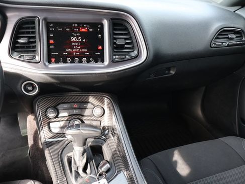 Used 2016 Dodge Challenger SXT RWD image 31