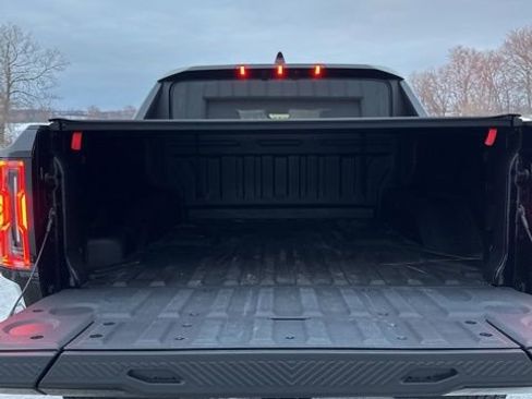 Used 2024 GMC Hummer EV 2X w/ LPO, Illumination Package image 9