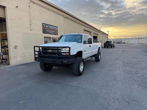 Used 2006 Chevrolet Silverado 2500 W/T w/ Skid Plate Package image 2
