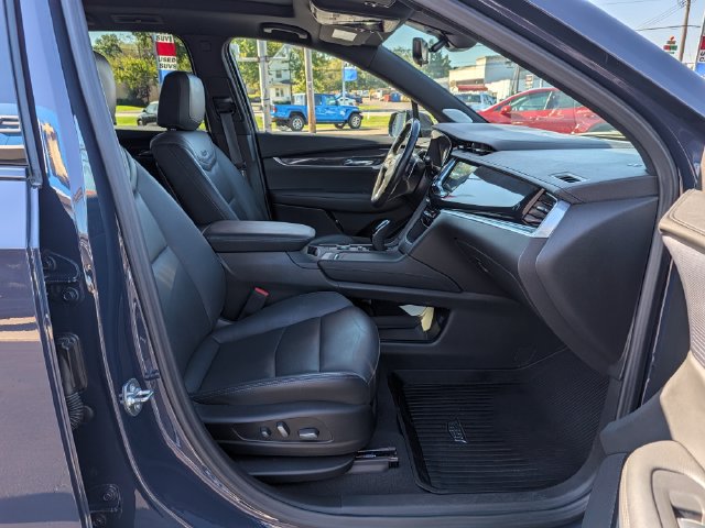 Used 2024 Cadillac XT6 Sport w/ Technology Package AWD/4WD image 12
