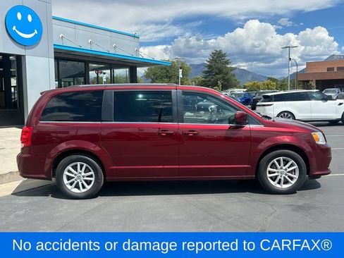 Used 2019 Dodge Grand Caravan SXT FWD image 2