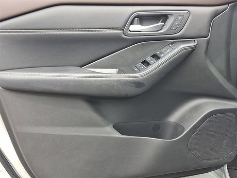 Certified 2023 Nissan Rogue SL w/ SL Premium Package image 14