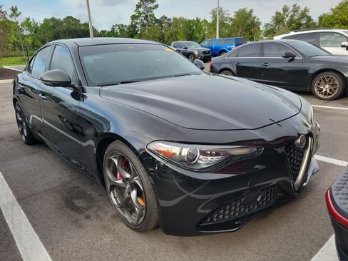 Used 2019 Alfa Romeo Giulia Ti RWD image 2