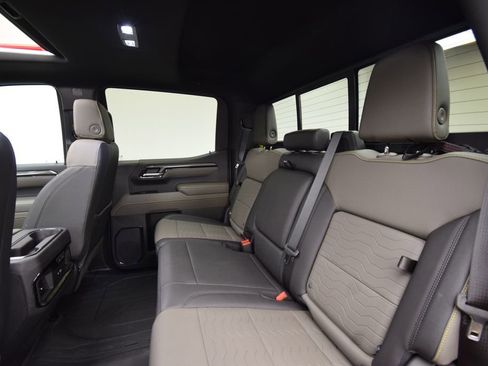 Used 2023 Chevrolet Silverado 1500 ZR2 image 26