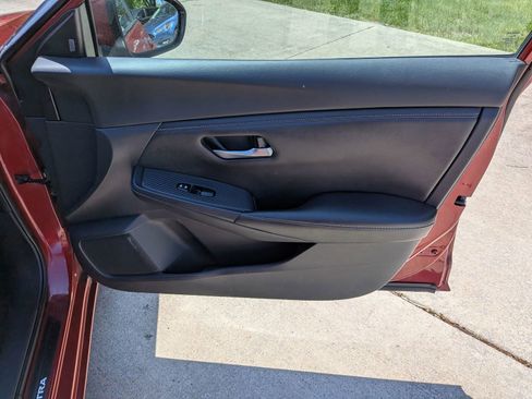 Certified 2021 Nissan Sentra SV w/ Trunk Package FWD image 32