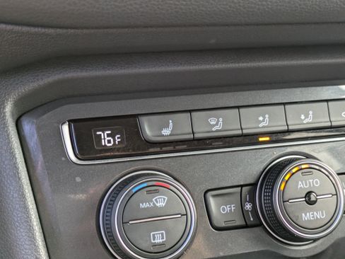 Used 2019 Volkswagen Tiguan SE image 30