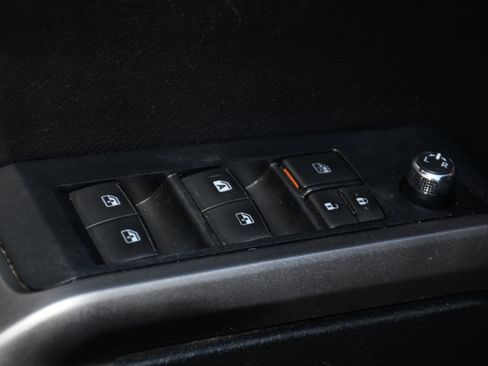 Used 2017 Toyota Tacoma TRD Sport image 10