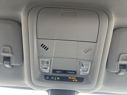 Used 2023 Chevrolet Equinox LT w/ LPO, Floor Liner Package image 28