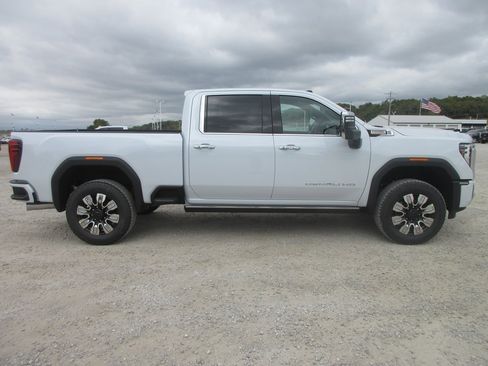 New 2026 GMC Sierra 2500 Denali w/ Denali Reserve Package image 3