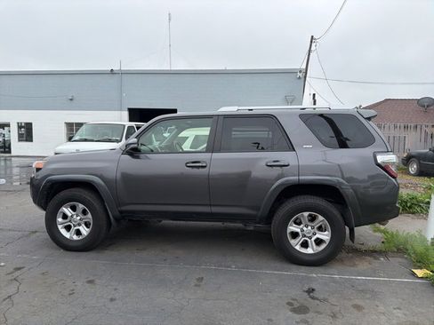 Used 2018 Toyota 4Runner SR5 Premium image 7
