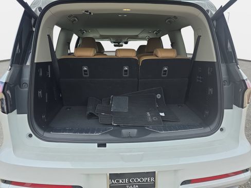 Certified 2025 INFINITI QX80 Sensory AWD/4WD image 12