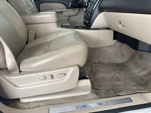 Used 2014 GMC Yukon Denali RWD image 39