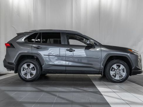 Used 2022 Toyota RAV4 XLE image 3