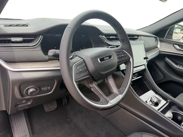 New 2026 Jeep Grand Cherokee Altitude AWD/4WD image 13