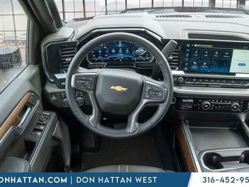 Used 2025 Chevrolet Silverado 2500 High Country w/ High Country Premium Package AWD/4WD image 6