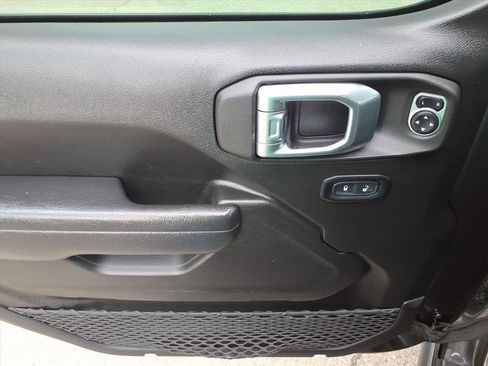 Used 2022 Jeep Wrangler Sport AWD/4WD image 18