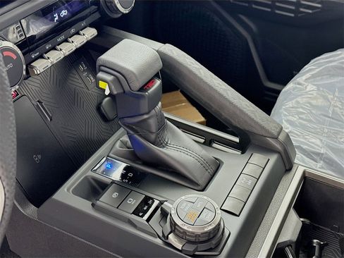 Certified 2025 Toyota Tacoma TRD Off-Road w/ TRD Off Road Upgrade Package image 9