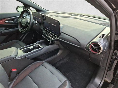 Used 2024 Chevrolet Equinox EV RS FWD image 20