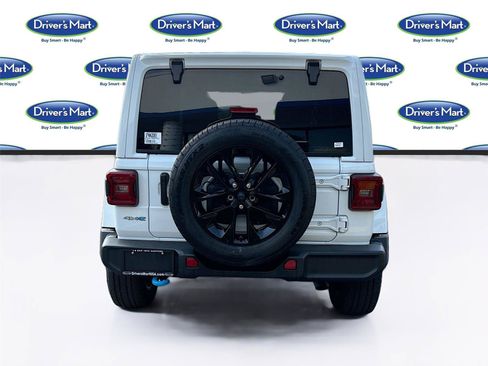 Used 2024 Jeep Wrangler Unlimited Sahara AWD/4WD image 6