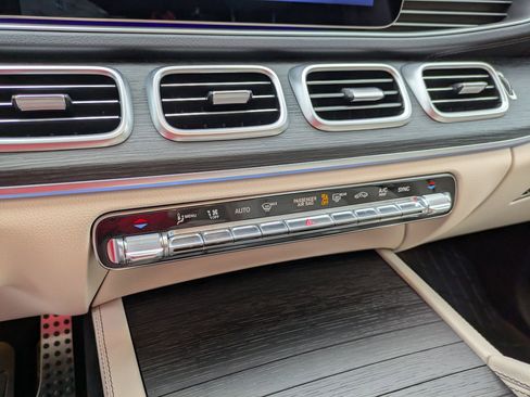 Used 2024 Mercedes-Benz GLS 450 4MATIC image 24