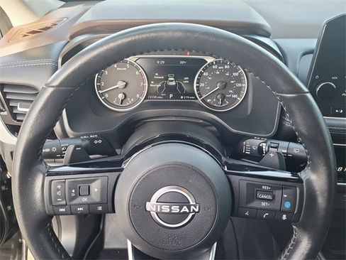 Used 2023 Nissan Rogue SL w/ SL Premium Package image 10