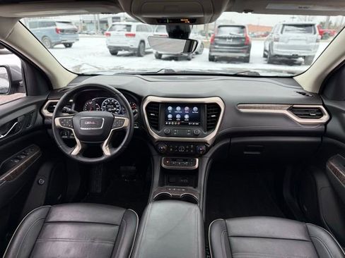 Used 2023 GMC Acadia Denali image 3