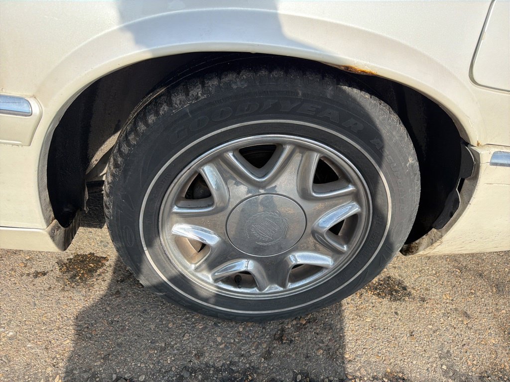 Used 1995 Cadillac Eldorado Touring FWD image 20