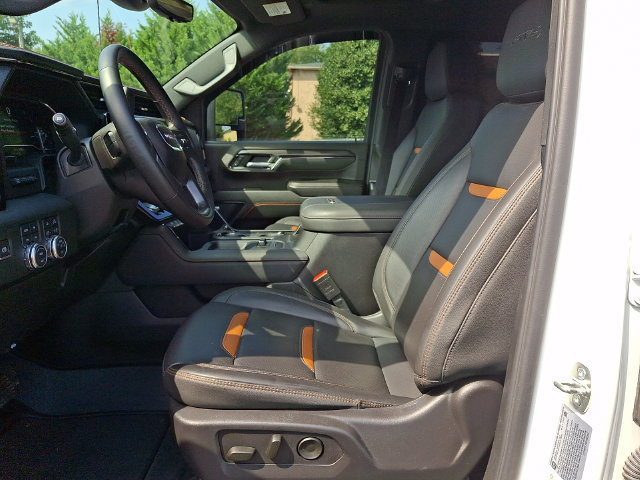 Used 2024 GMC Sierra 2500 AT4 w/ AT4 Premium Plus Package AWD/4WD image 13