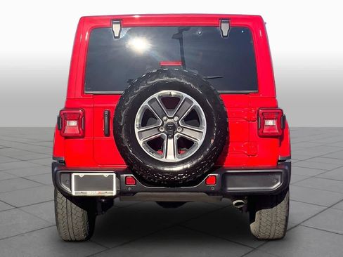 Used 2021 Jeep Wrangler Unlimited Sahara AWD/4WD image 5