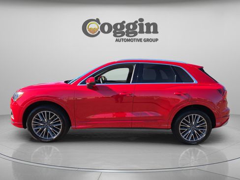 Used 2022 Audi Q3 2.0T Premium w/ Convenience Package image 2