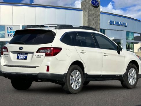 Used 2017 Subaru Outback 2.5i Premium AWD/4WD image 2