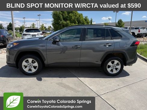Used 2020 Toyota RAV4 LE w/ Carpet Mat Package AWD/4WD image 4