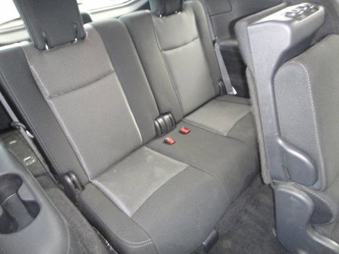 Used 2020 Nissan Pathfinder S image 13