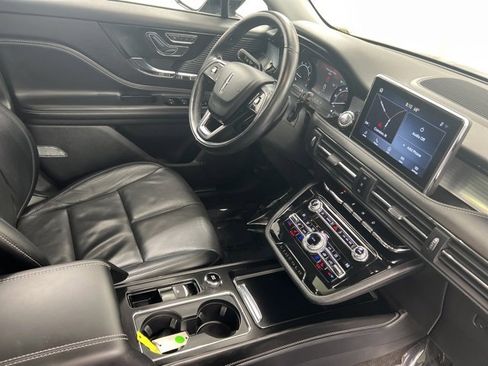 Used 2020 Lincoln Corsair AWD w/ Premium Package image 24