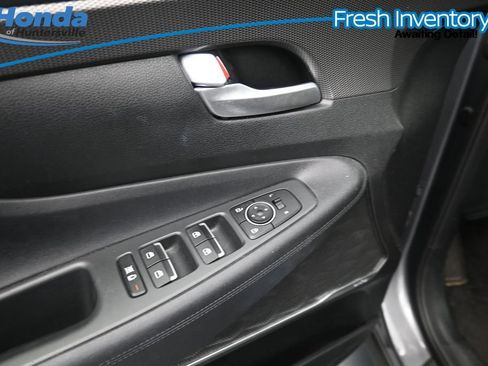 Used 2019 Hyundai Santa Fe SEL FWD image 14