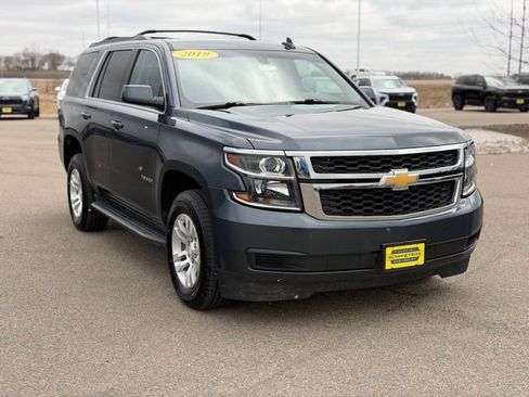 Used 2019 Chevrolet Tahoe LS image 3