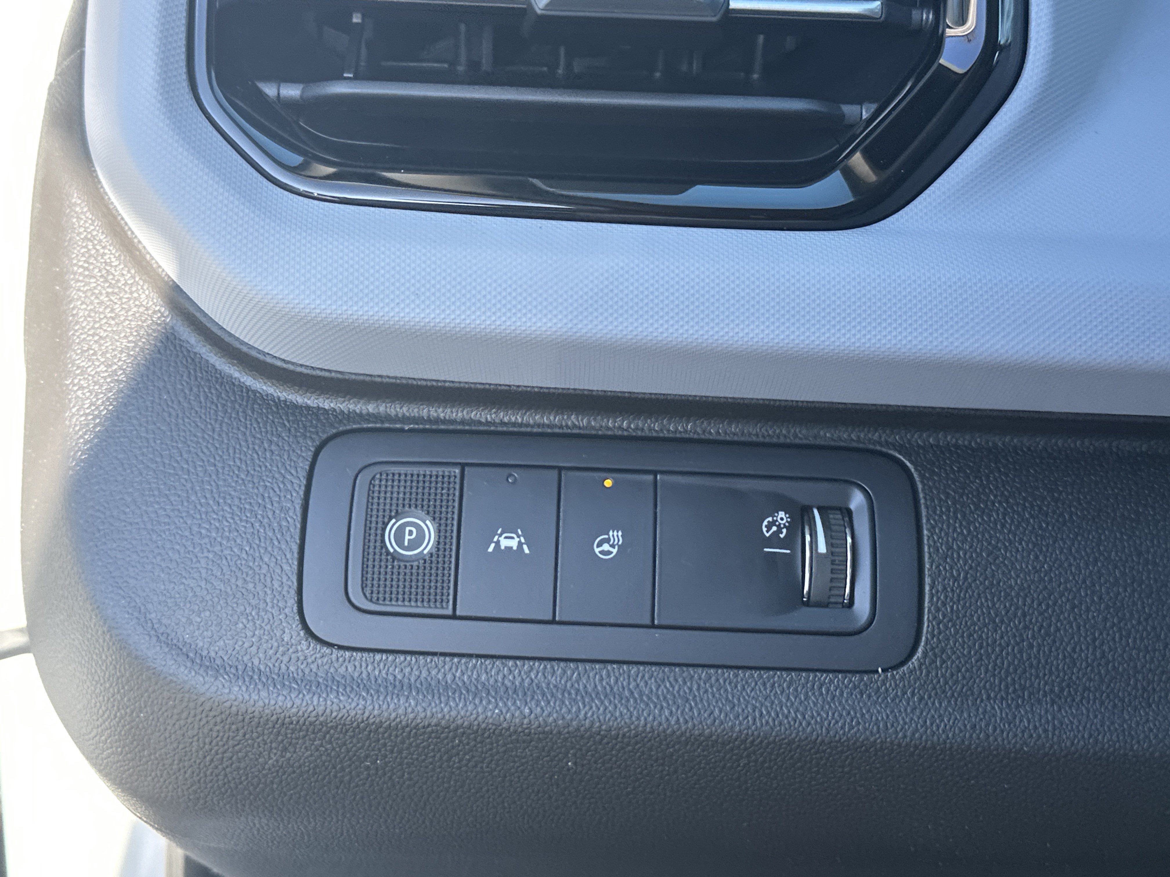 New 2027 Chevrolet Bolt LT w/ Comfort Package FWD image 23