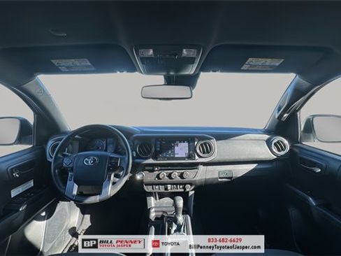 Used 2019 Toyota Tacoma TRD Off-Road image 10
