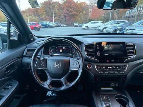 Used 2022 Honda Pilot TrailSport image 21