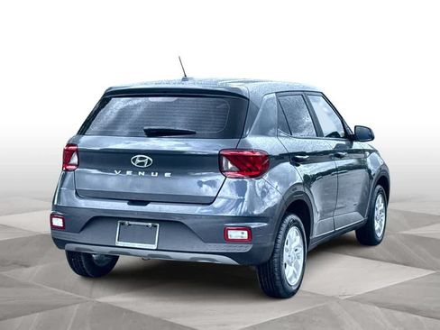 Used 2025 Hyundai Venue SE FWD image 8