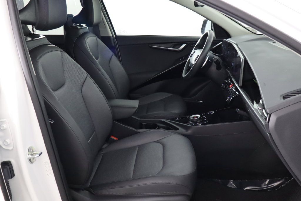 Used 2023 Kia Niro Wave w/ Wave Preserve Package FWD image 18