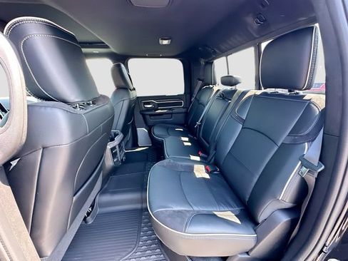 New 2026 RAM 2500 Laramie AWD/4WD image 18