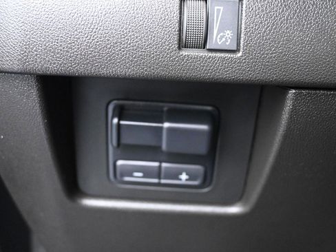 Used 2024 Chevrolet Colorado LT w/ LT Convenience Package III AWD/4WD image 21